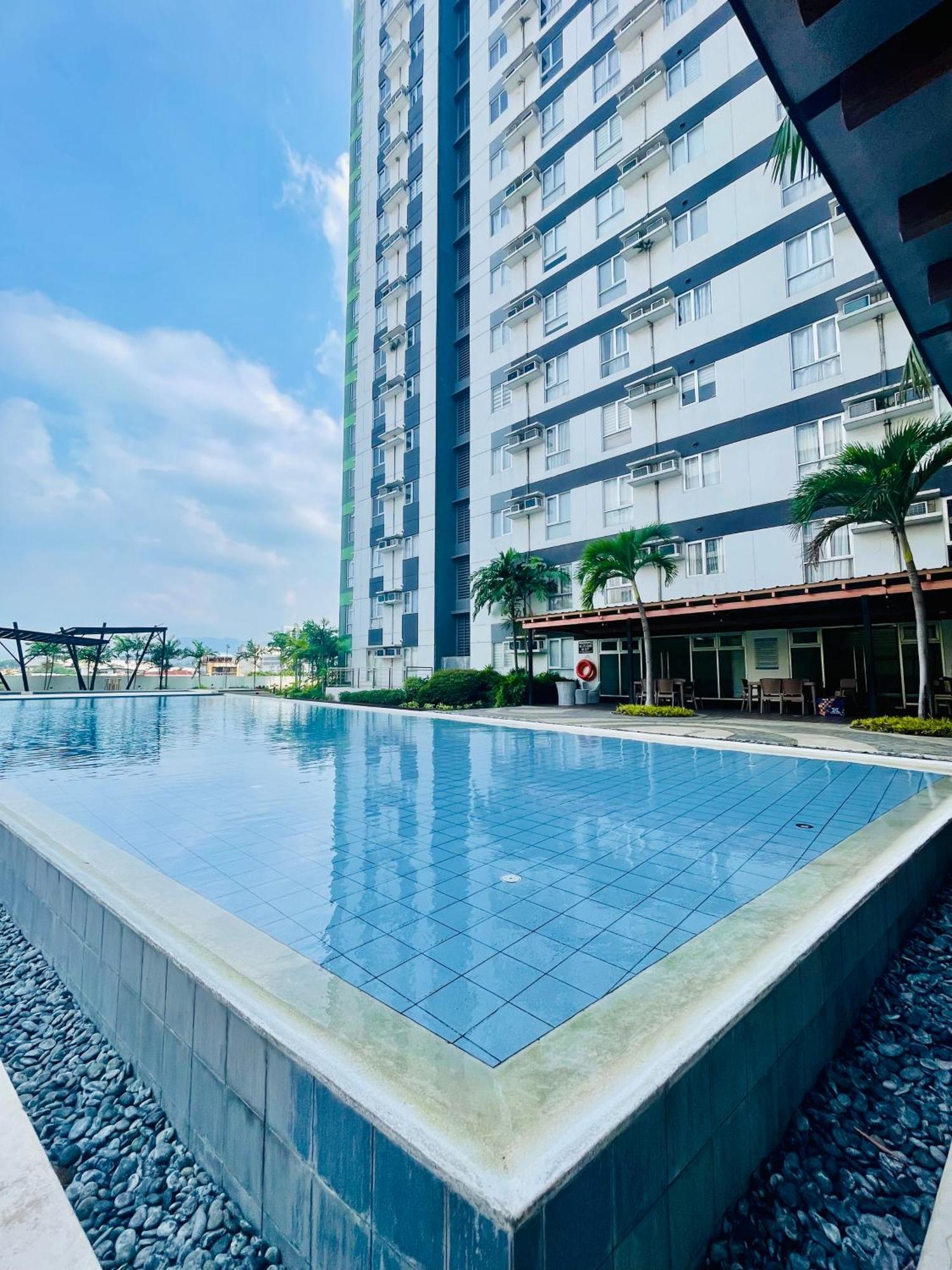2-Bedroom Condo Unit With Balcony At Centrio Tower Beside Ayala Centrio Mall Downtown Cdo Cagayan de Oro Exterior foto