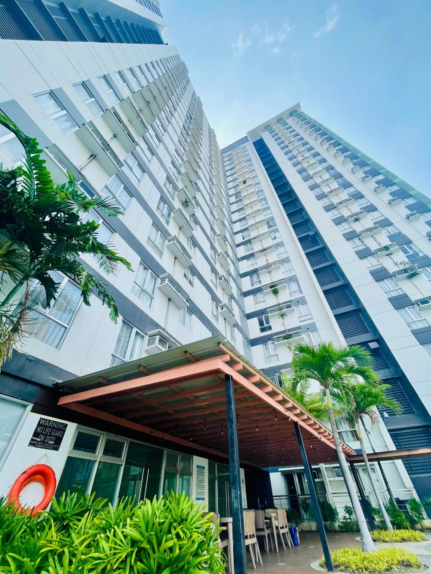 2-Bedroom Condo Unit With Balcony At Centrio Tower Beside Ayala Centrio Mall Downtown Cdo Cagayan de Oro Exterior foto