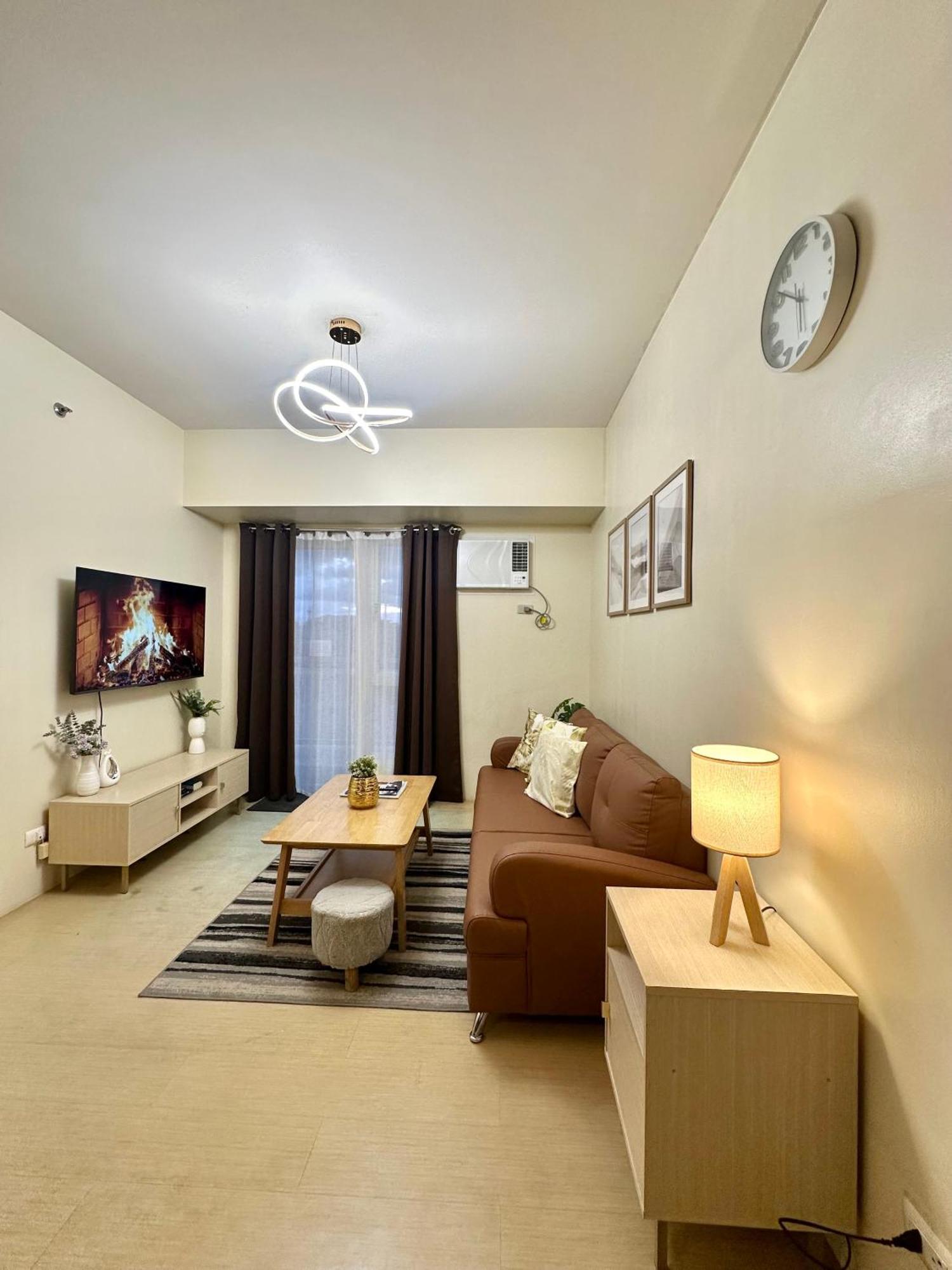 2-Bedroom Condo Unit With Balcony At Centrio Tower Beside Ayala Centrio Mall Downtown Cdo Cagayan de Oro Exterior foto