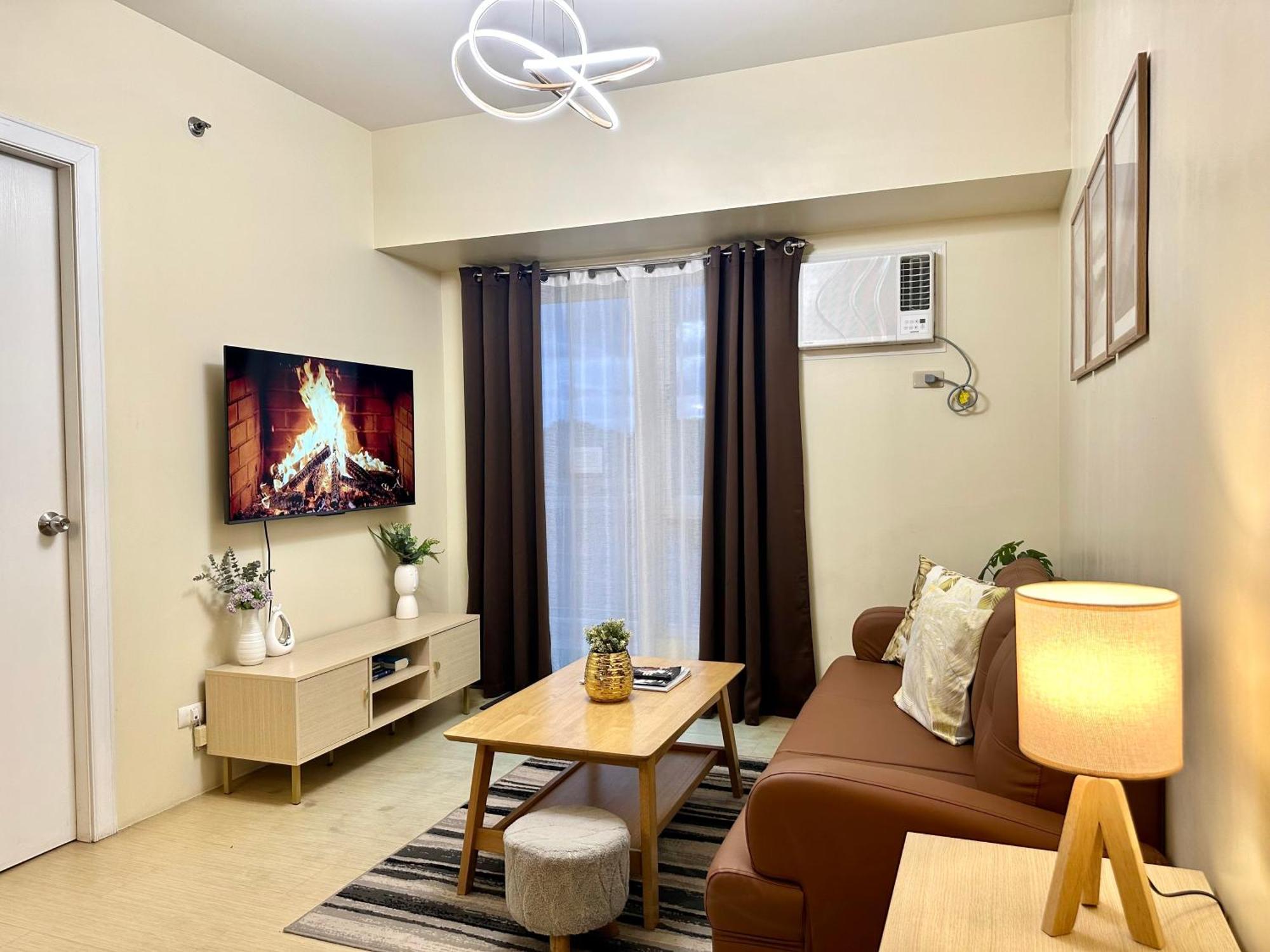 2-Bedroom Condo Unit With Balcony At Centrio Tower Beside Ayala Centrio Mall Downtown Cdo Cagayan de Oro Exterior foto