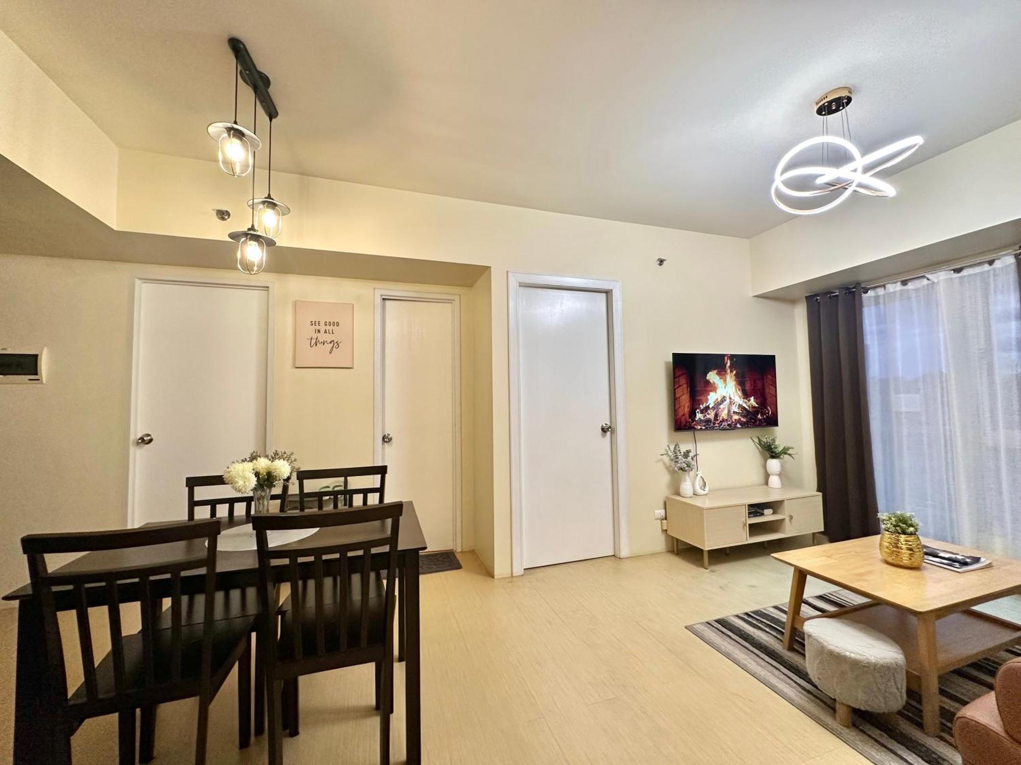 2-Bedroom Condo Unit With Balcony At Centrio Tower Beside Ayala Centrio Mall Downtown Cdo Cagayan de Oro Exterior foto