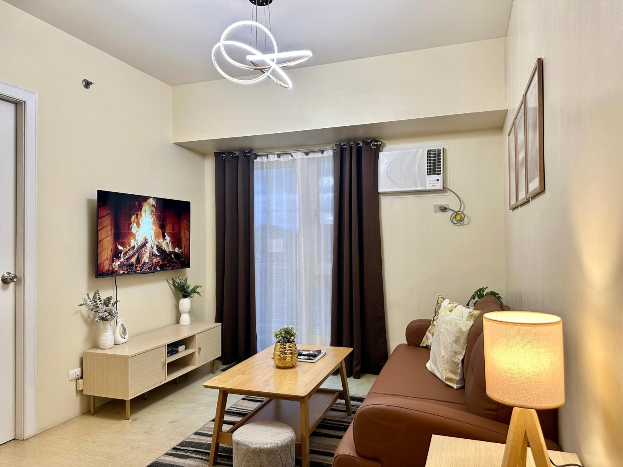 2-Bedroom Condo Unit With Balcony At Centrio Tower Beside Ayala Centrio Mall Downtown Cdo Cagayan de Oro Exterior foto