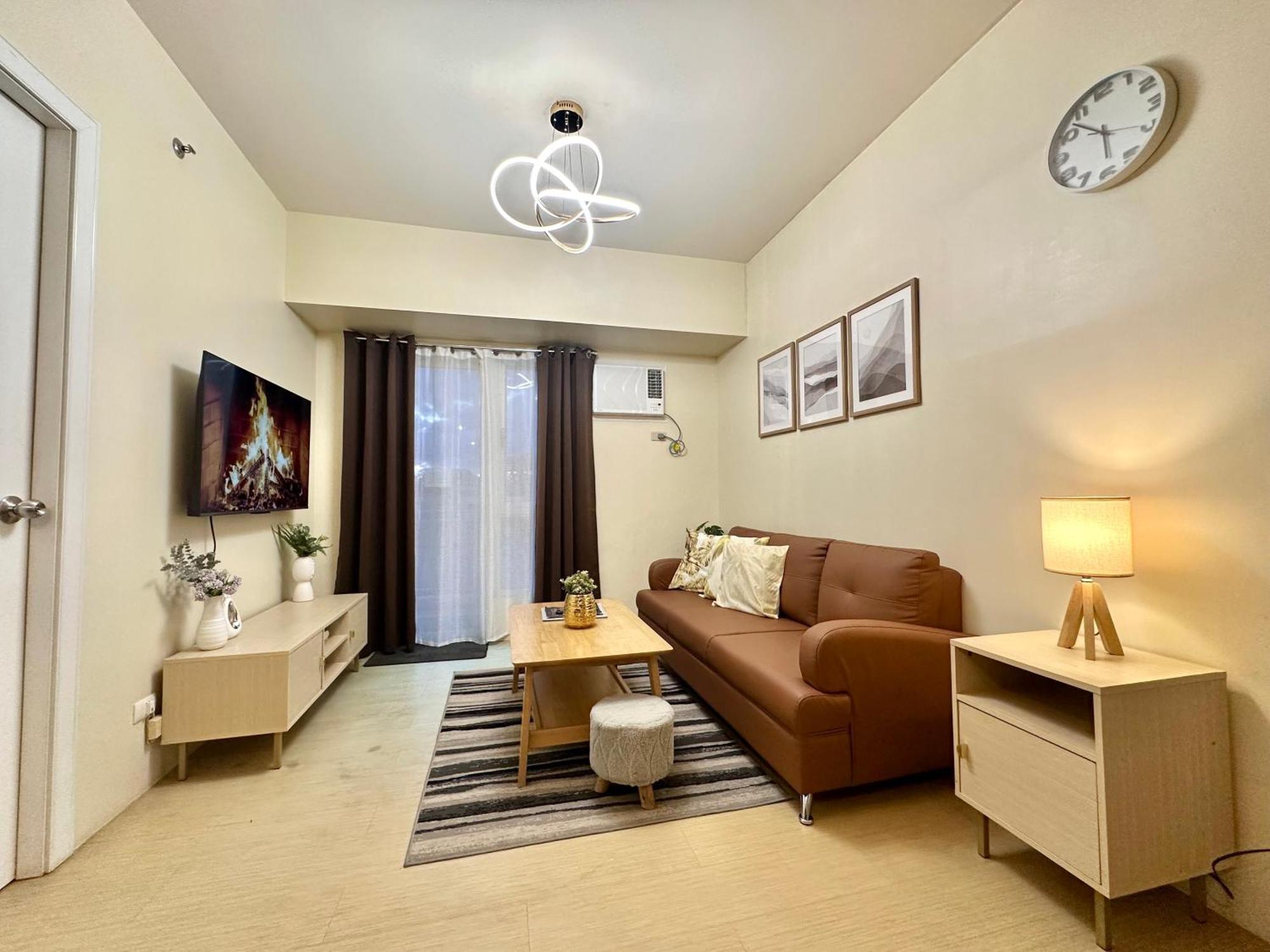 2-Bedroom Condo Unit With Balcony At Centrio Tower Beside Ayala Centrio Mall Downtown Cdo Cagayan de Oro Exterior foto