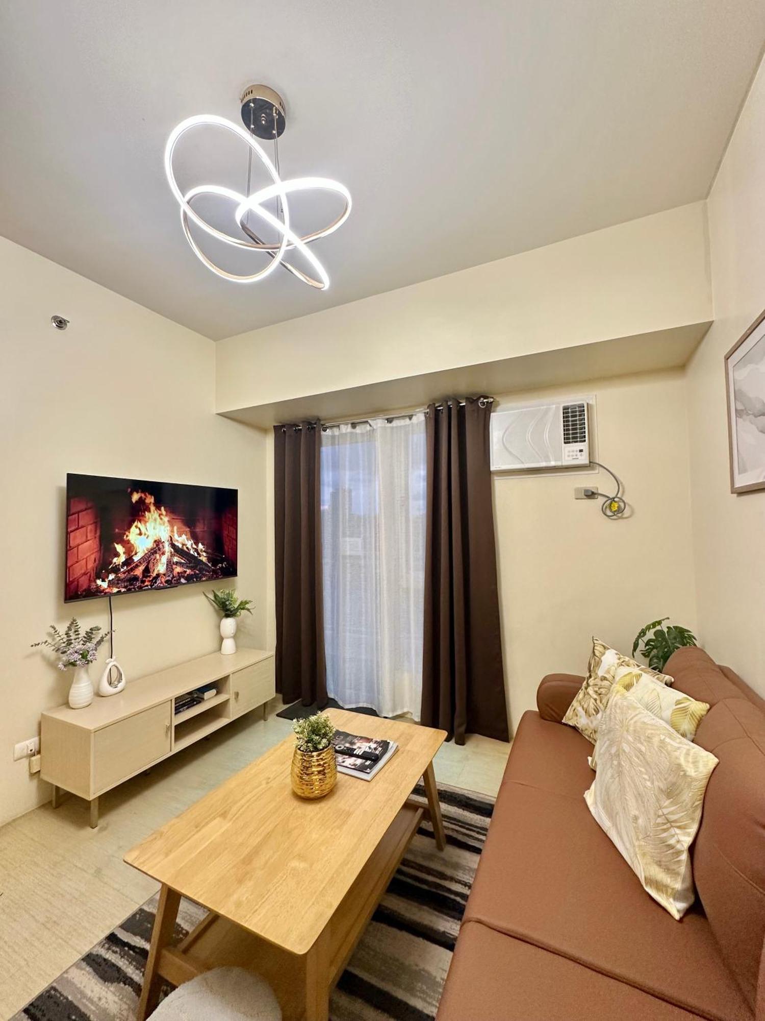 2-Bedroom Condo Unit With Balcony At Centrio Tower Beside Ayala Centrio Mall Downtown Cdo Cagayan de Oro Exterior foto
